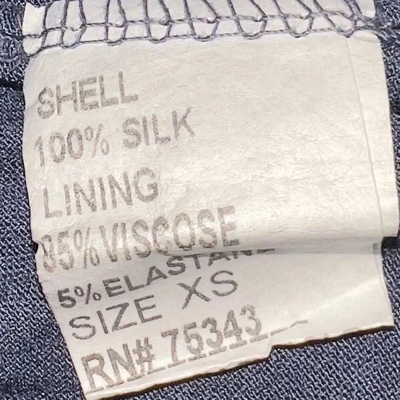 Blue Relaxed Sleeveless Blouse - Picture 4 of 4